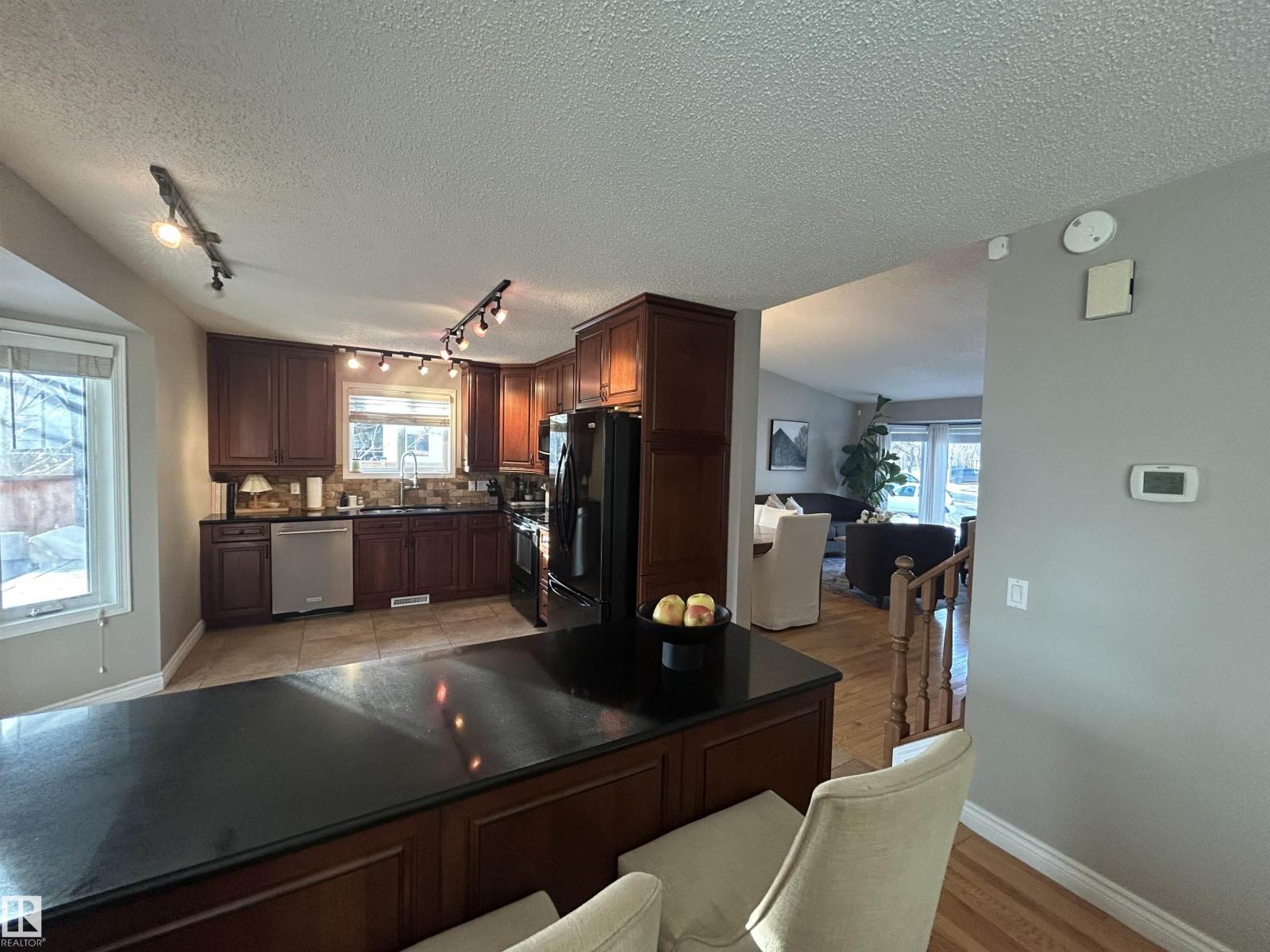 21 DURAND PL, St. Albert