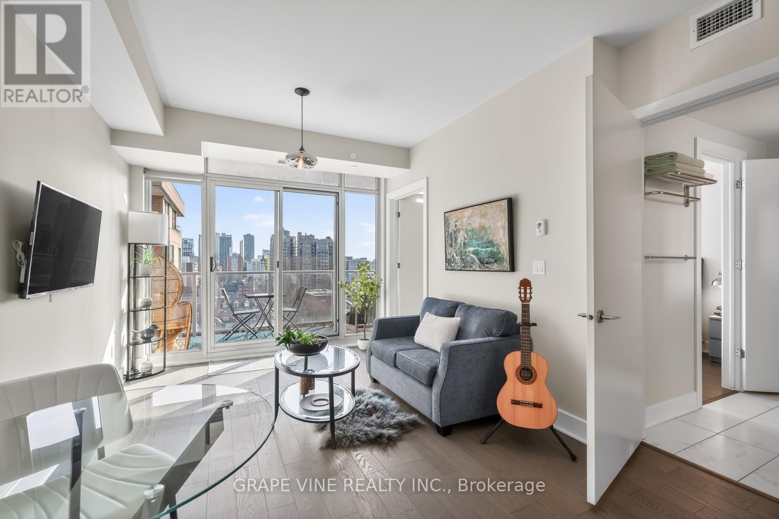 #1010 255 BAY STREET - 13