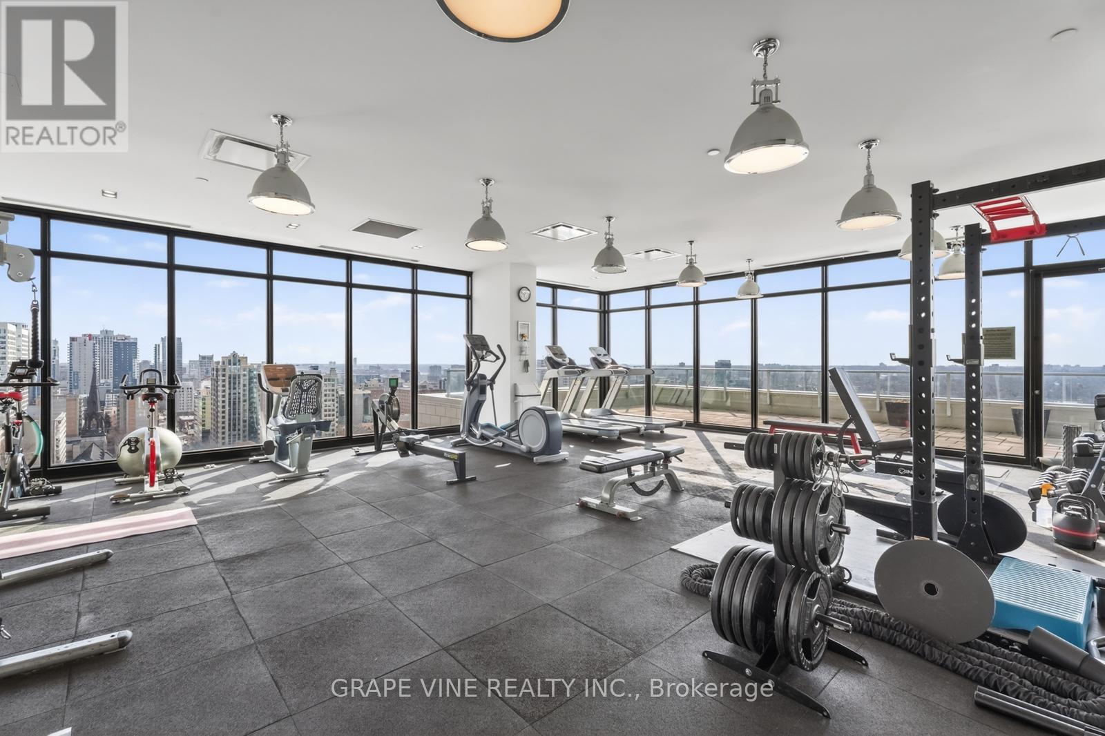 #1010 255 BAY STREET - 32