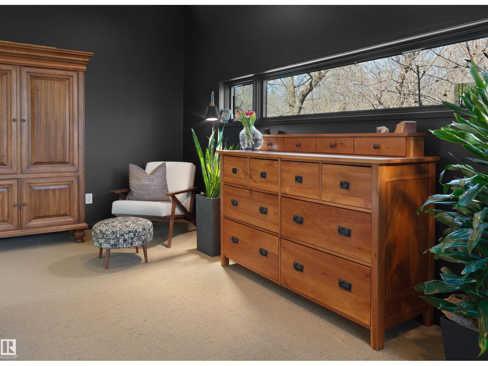 9651 87 AV NW, Edmonton