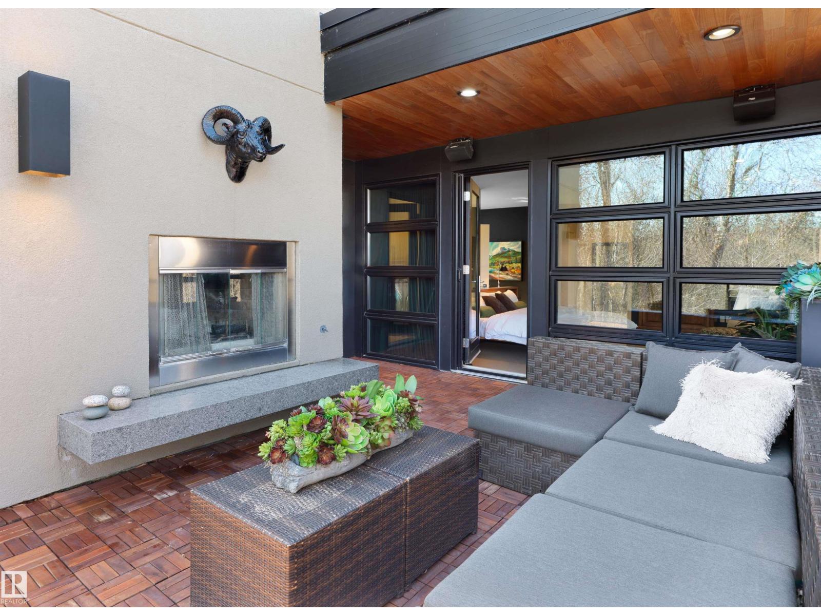 9651 87 AV NW, Edmonton