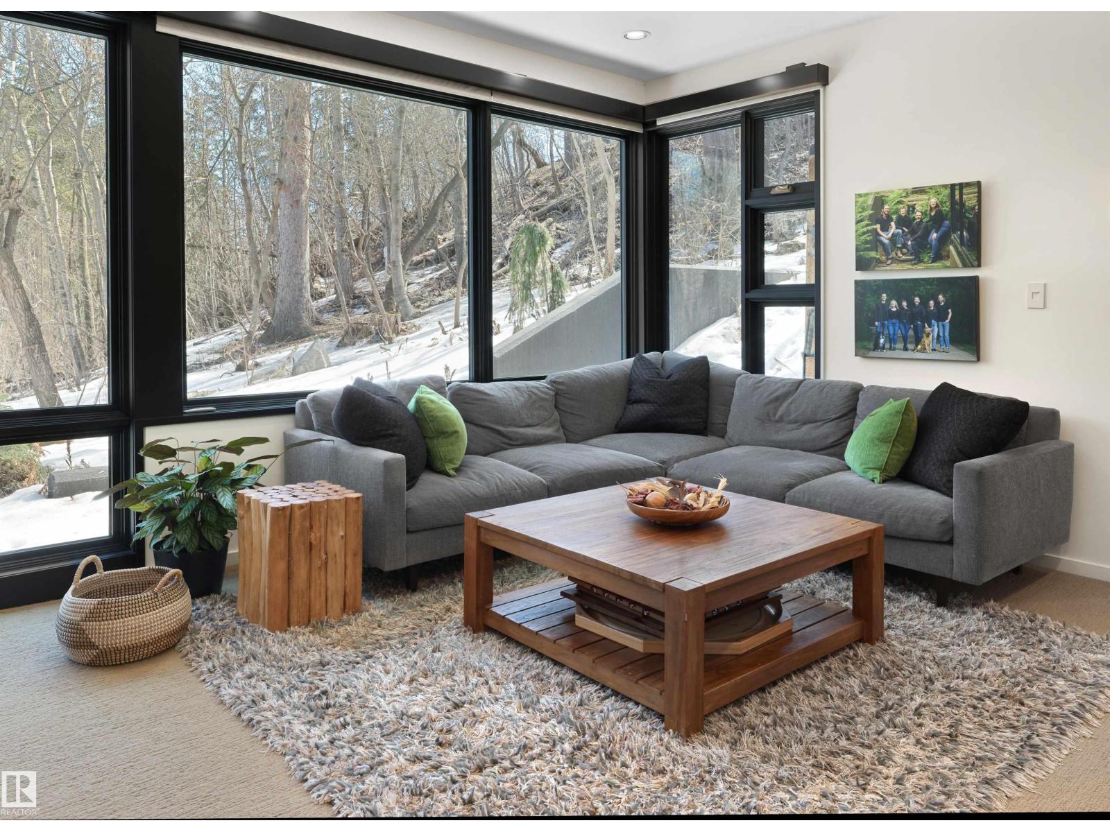 9651 87 AV NW, Edmonton