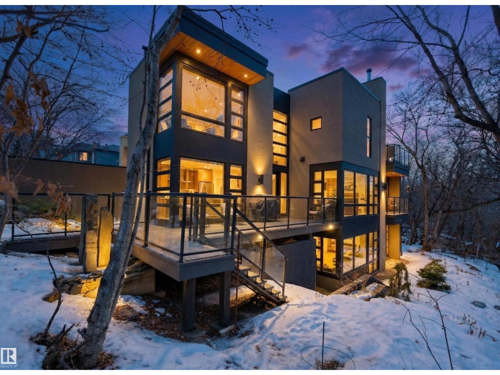 9651 87 AV NW, Edmonton