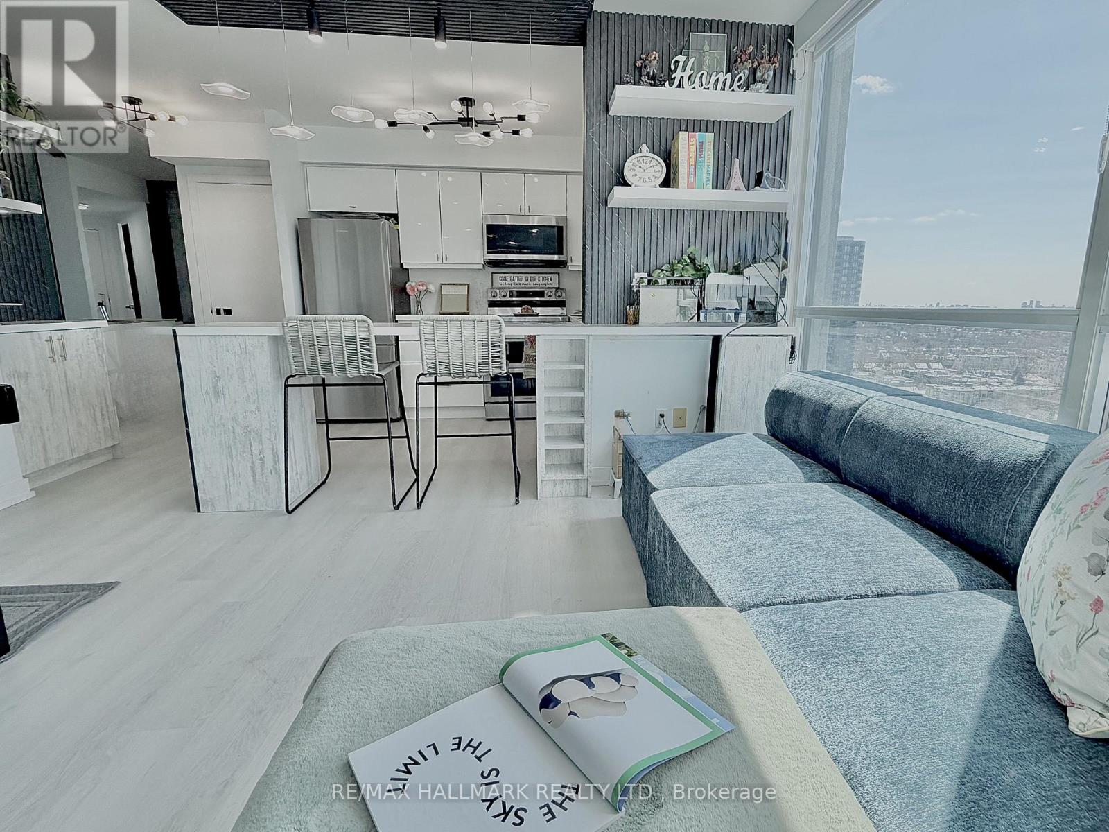 1904 - 5740 YONGE STREET