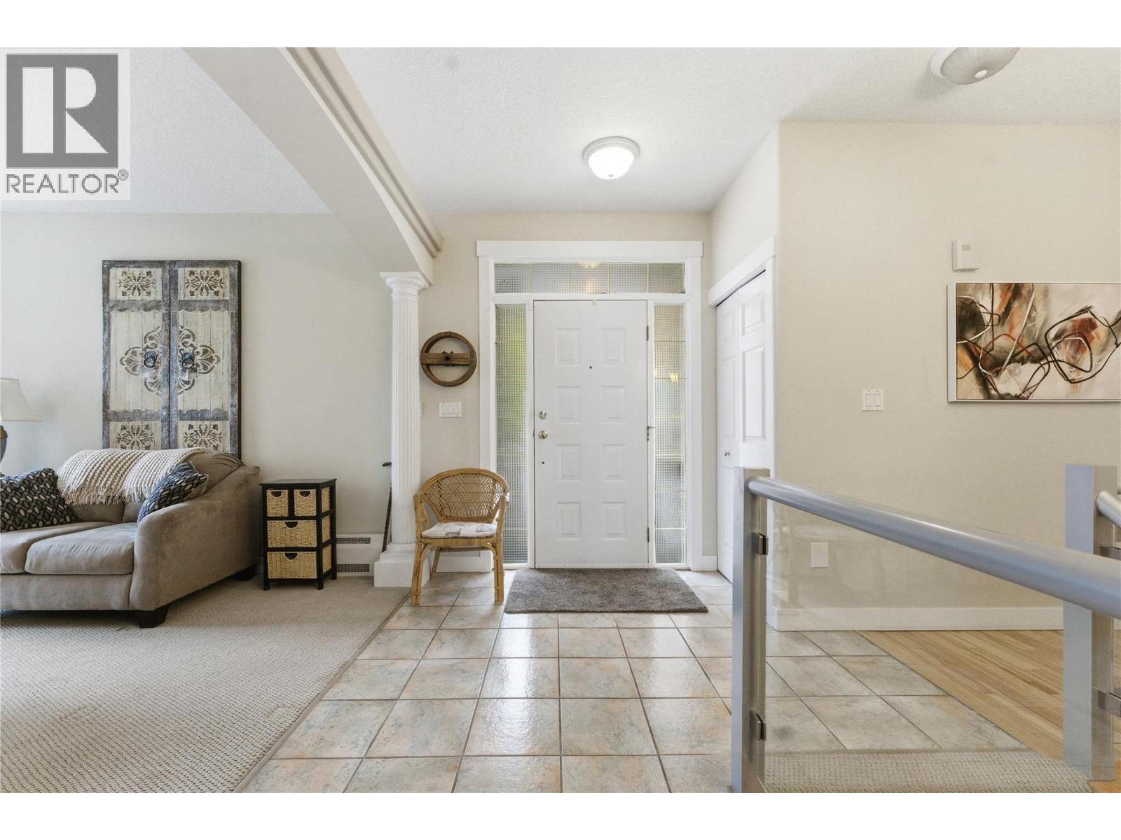 1660 28 AVENUE NE - 22