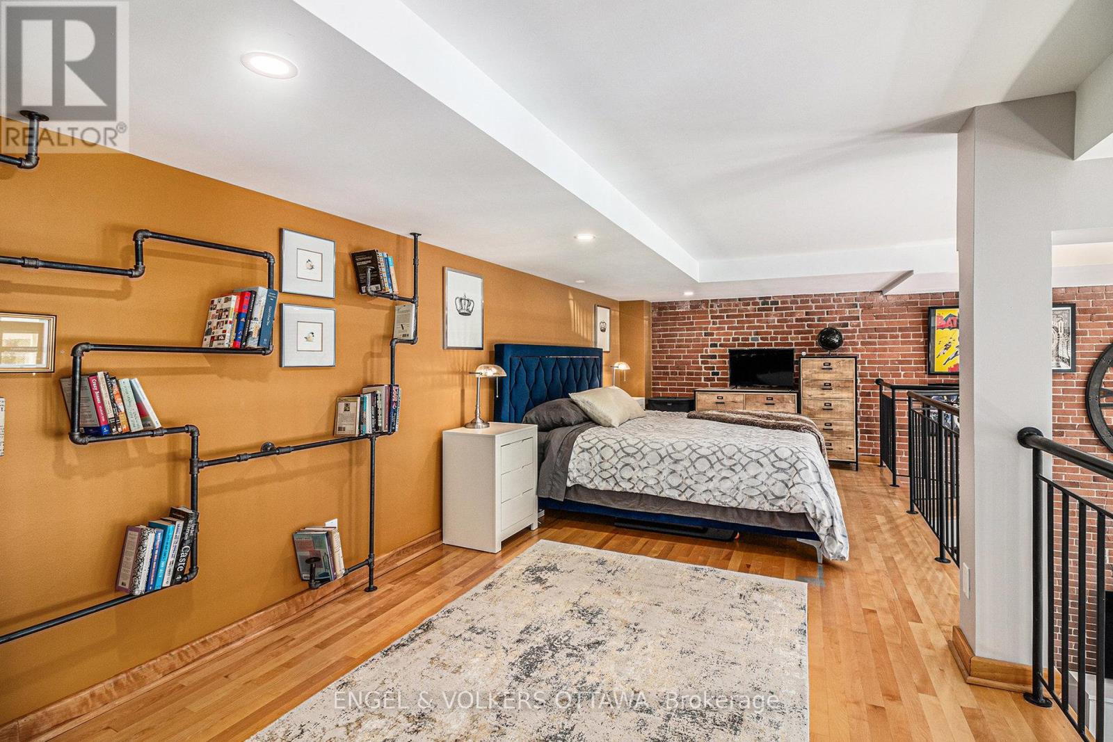 #203 24 SPRINGFIELD ROAD - 24