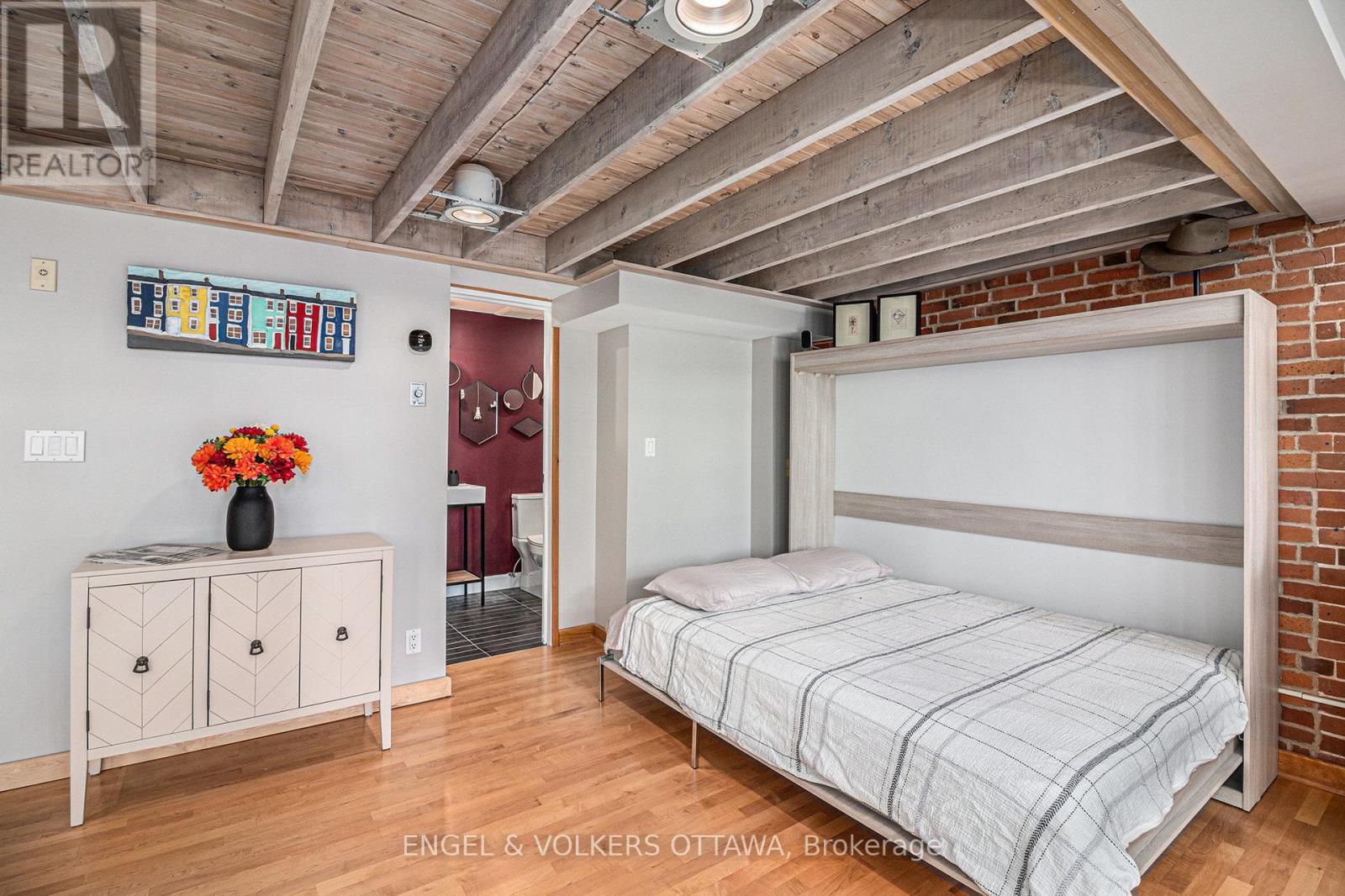 #203 24 SPRINGFIELD ROAD - 9