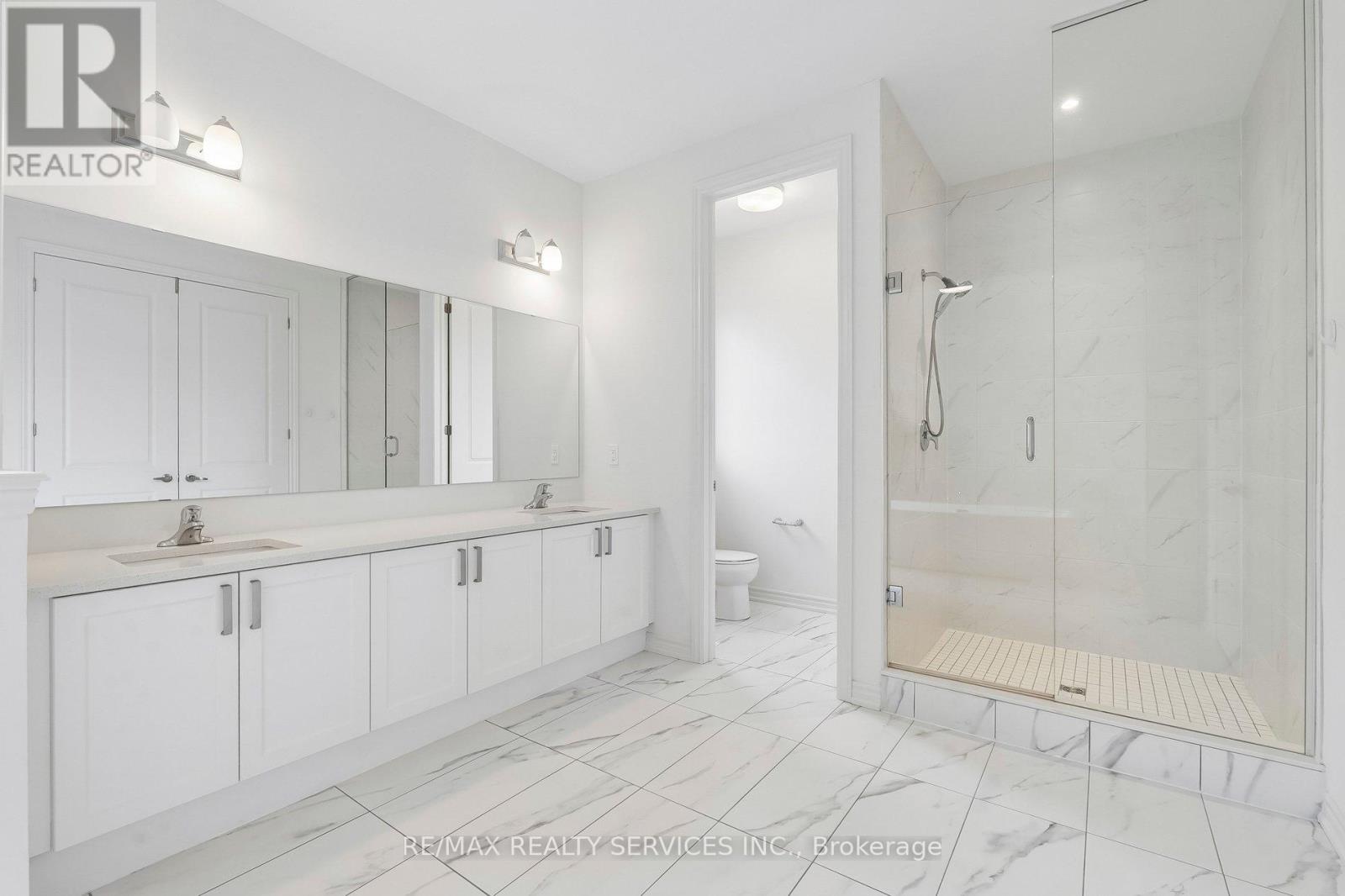25 BELLFLOWER CRESCENT - 36