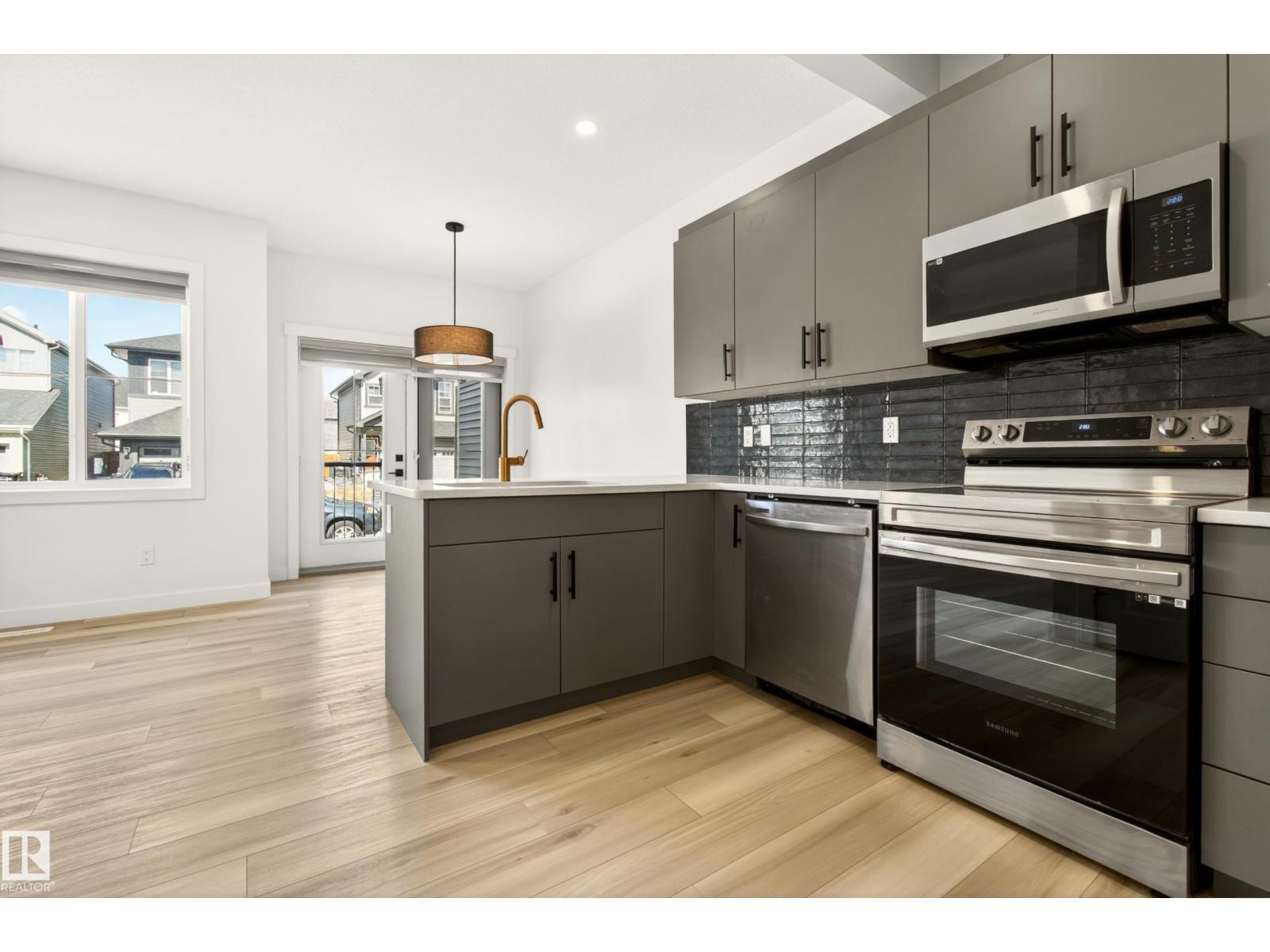 Unit 9 1910 Collip View SW, Edmonton