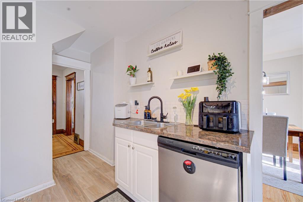 54 BELMONT Avenue - 12