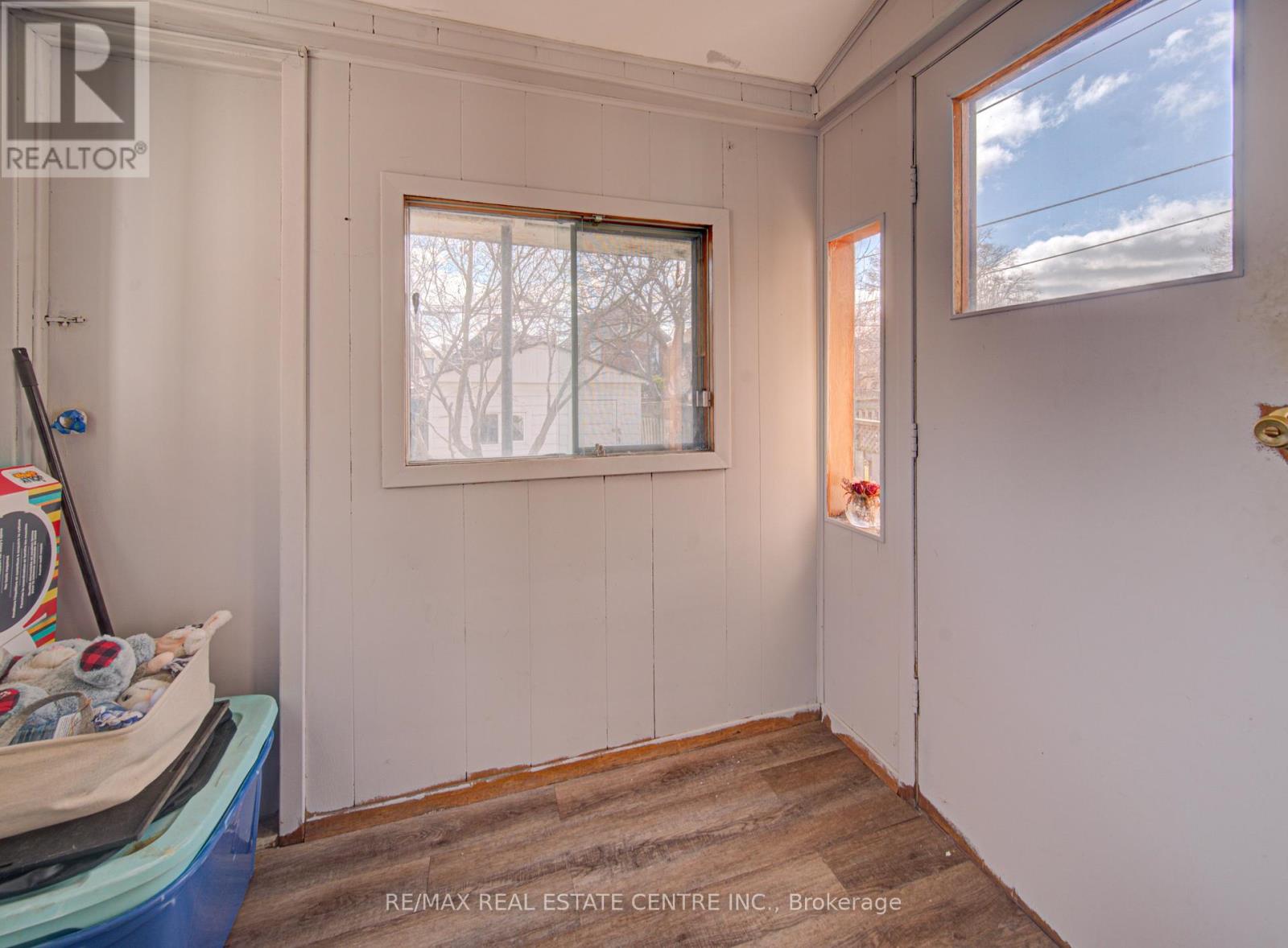 54 BELMONT AVENUE - 40