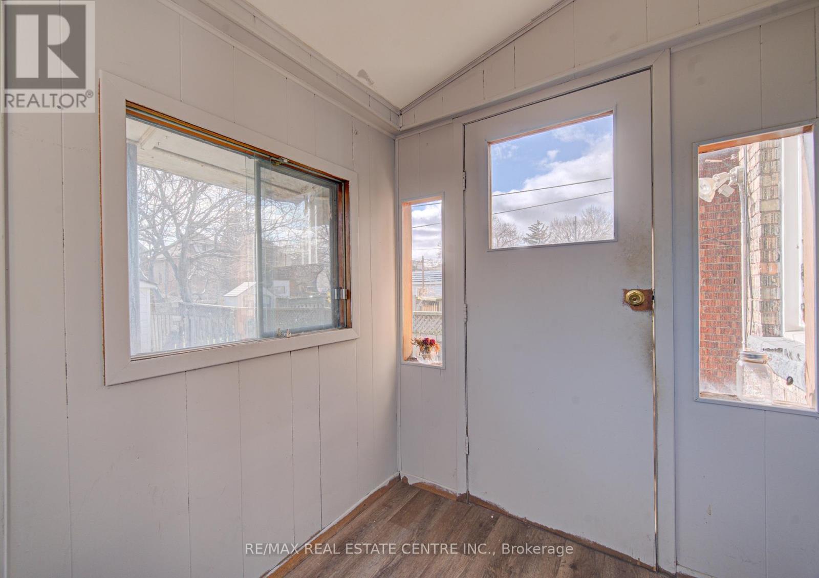 54 BELMONT AVENUE - 39