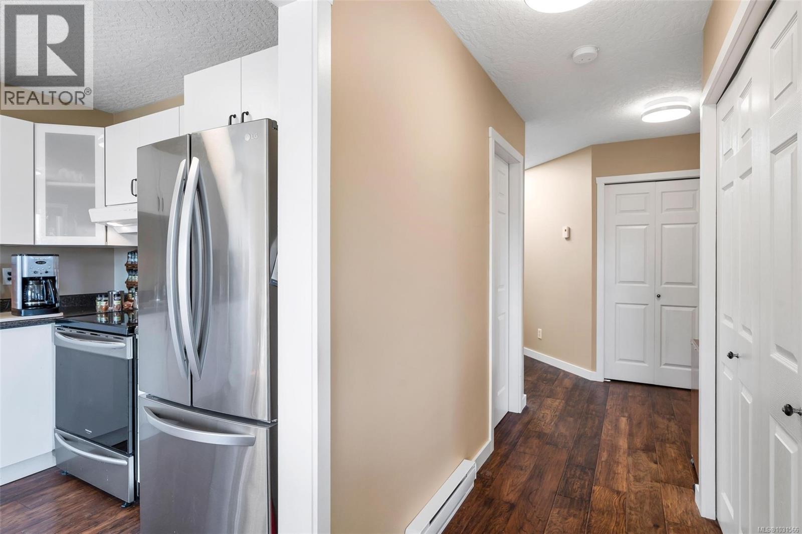 #319 273 CORONATION AVE - 9