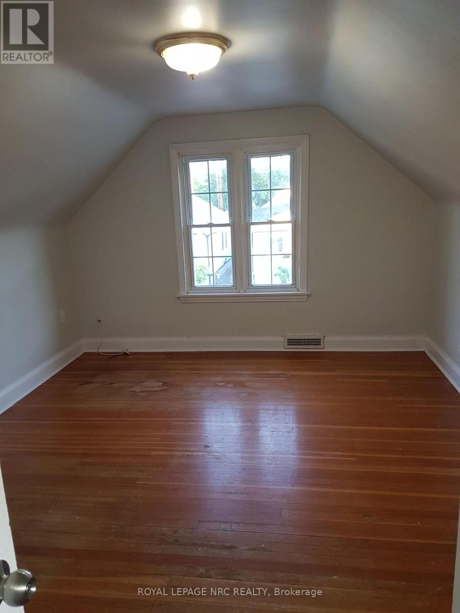 1 LINWOOD STREET - 31