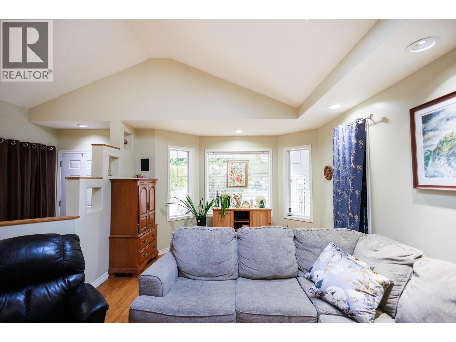 4674 MARTEN DRIVE - Image 2