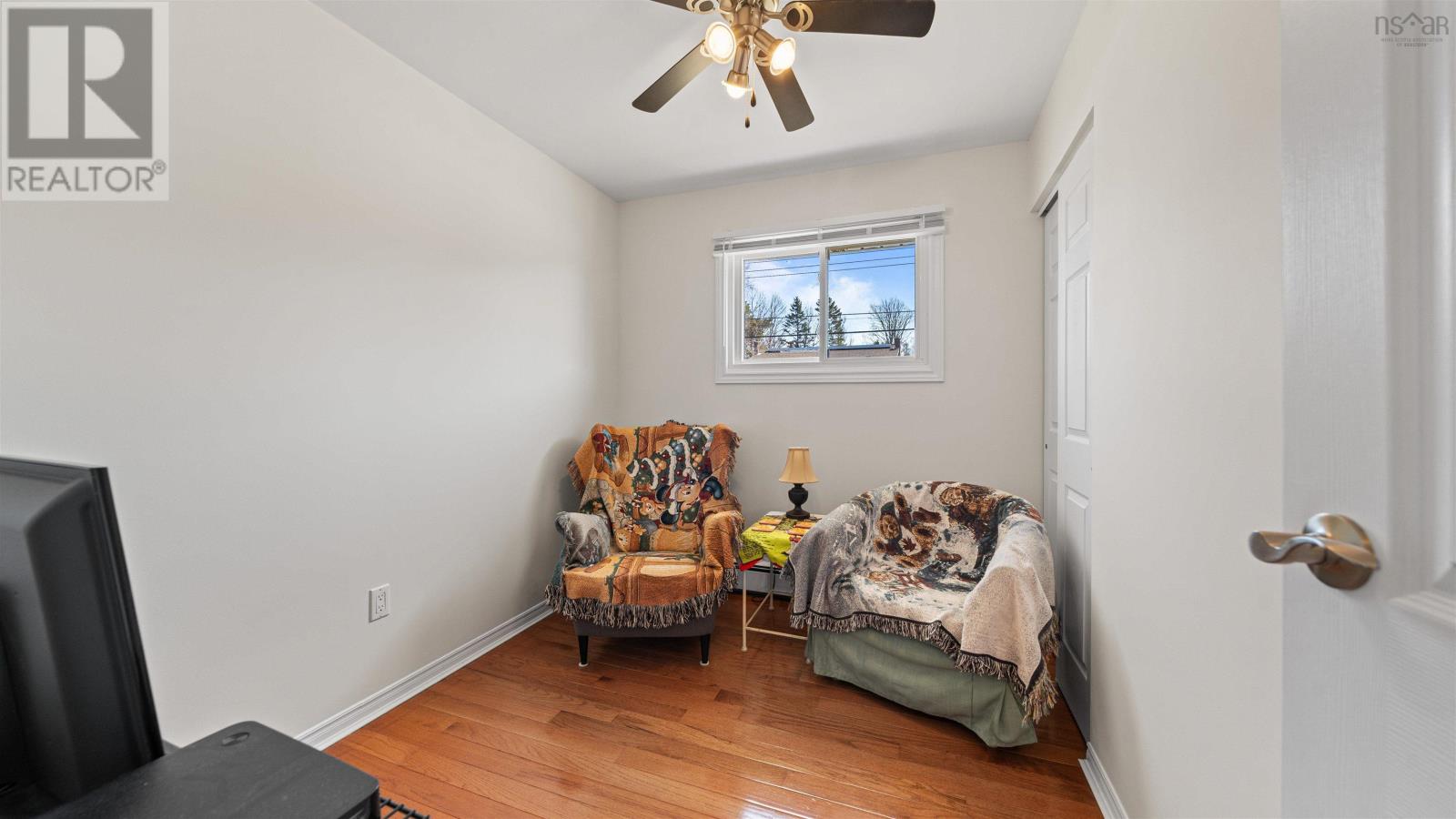 34 LETHBRIDGE AVENUE - 14