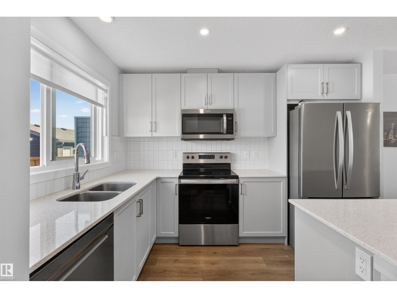 2422 TRUMPETER WY NW, Edmonton