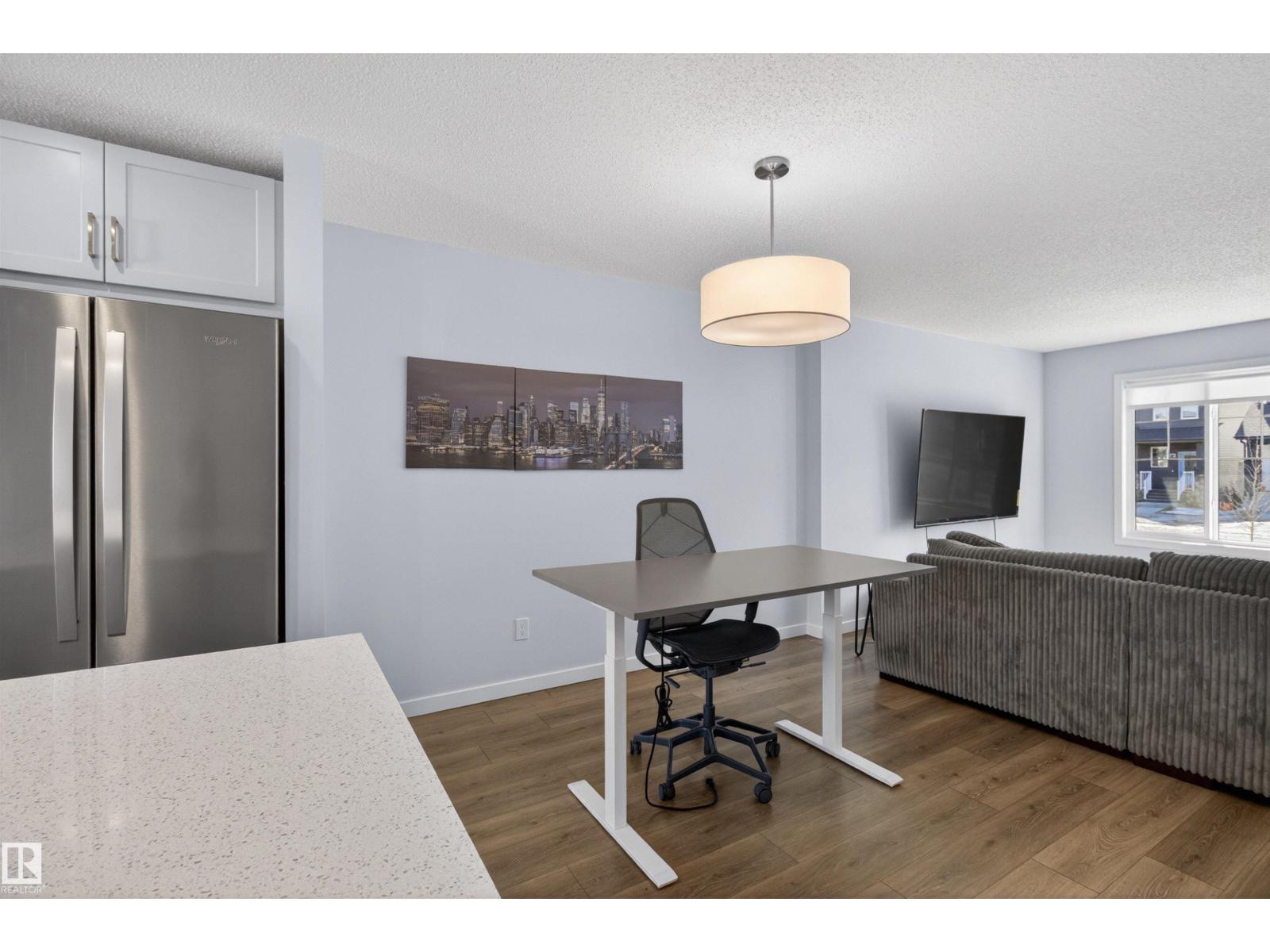 2422 TRUMPETER WY NW, Edmonton