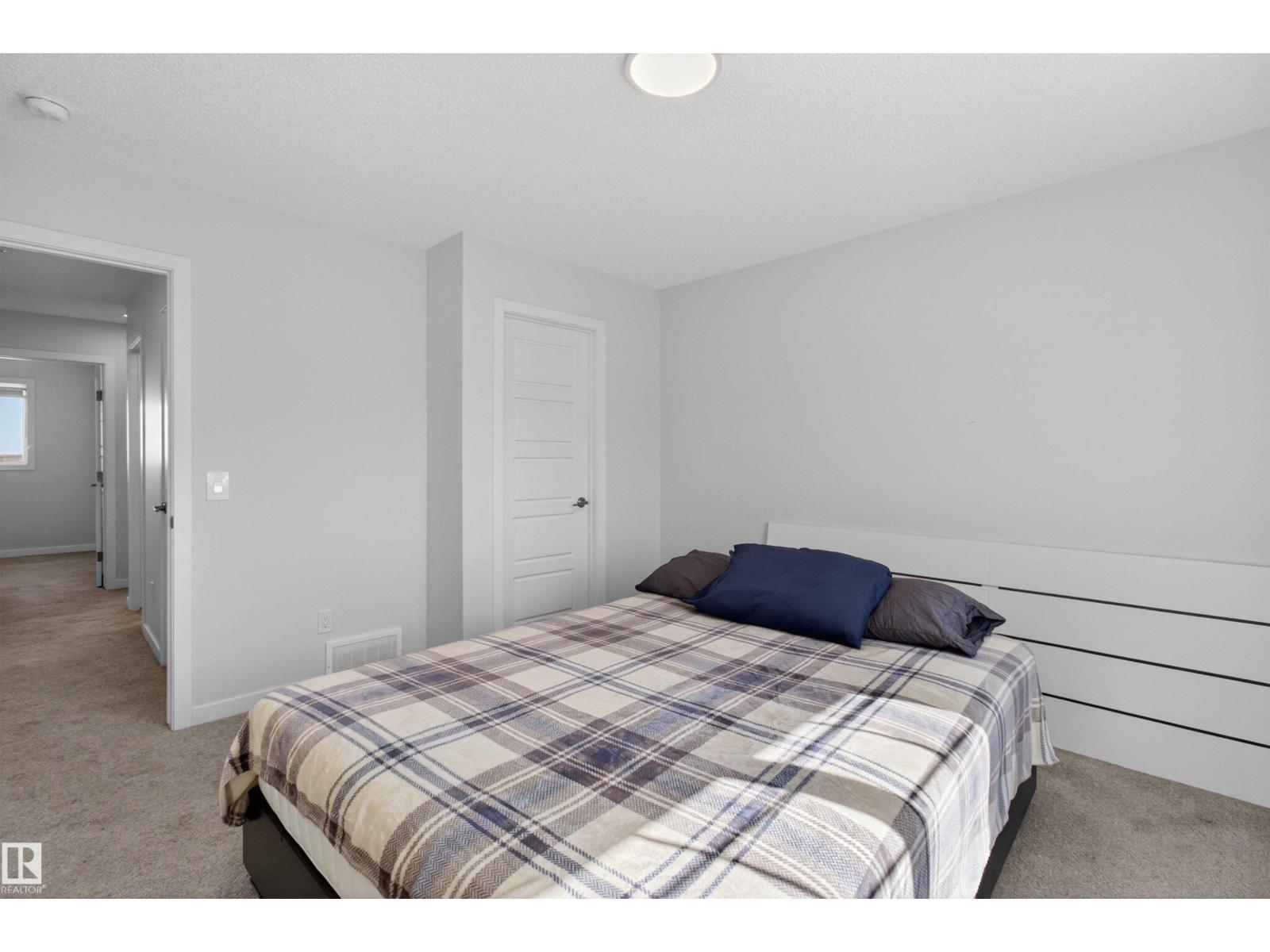 2422 TRUMPETER WY NW, Edmonton