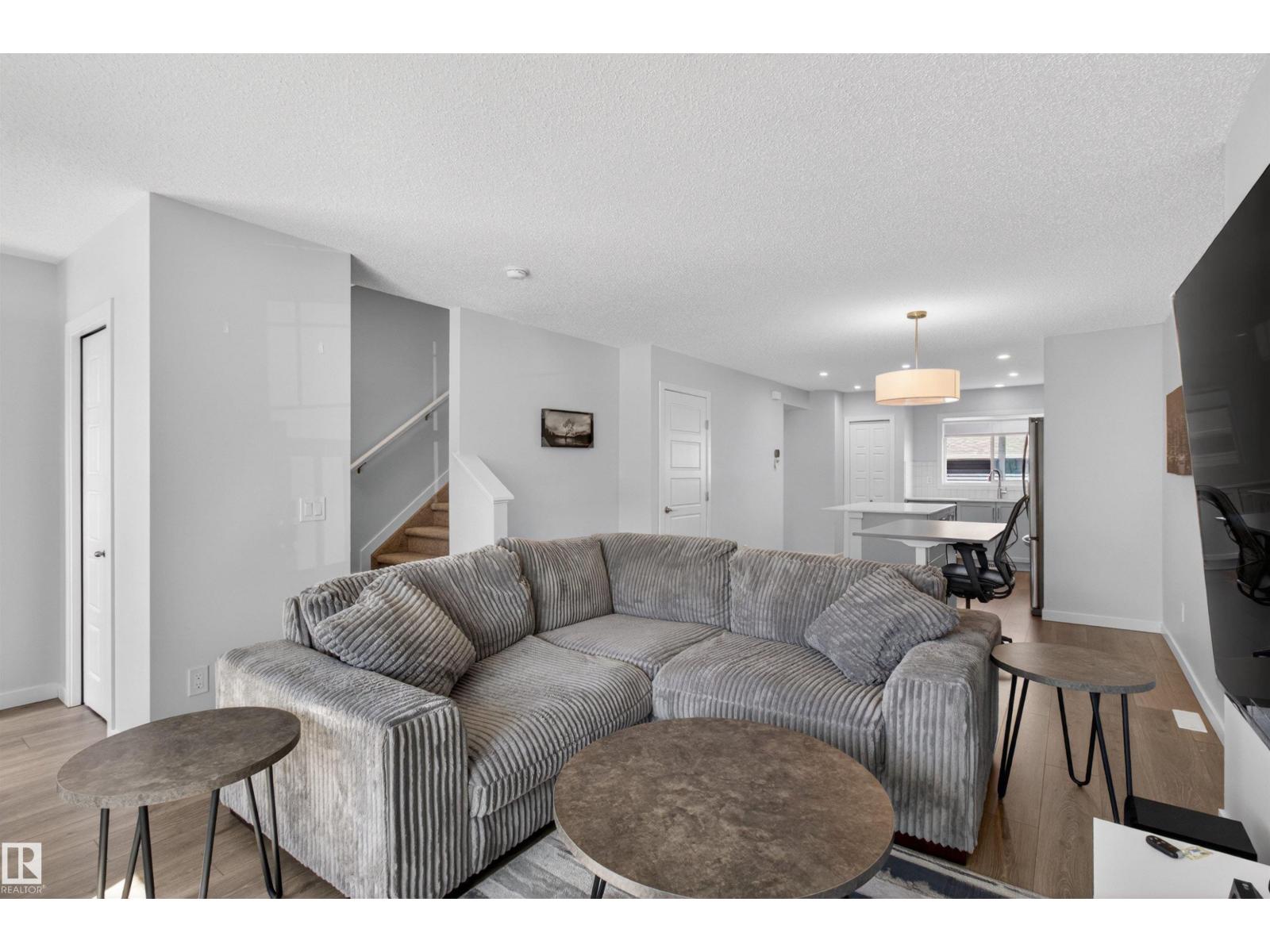 2422 TRUMPETER WY NW, Edmonton