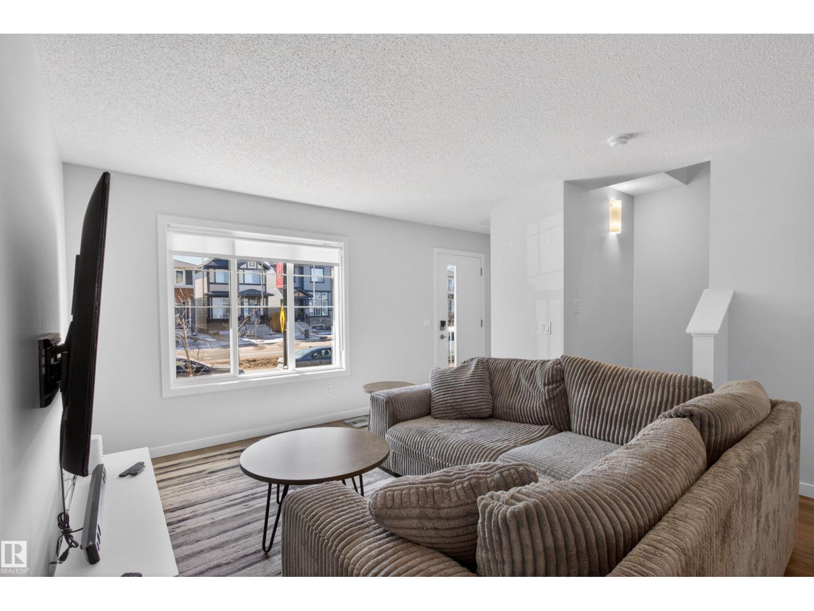 2422 TRUMPETER WY NW, Edmonton