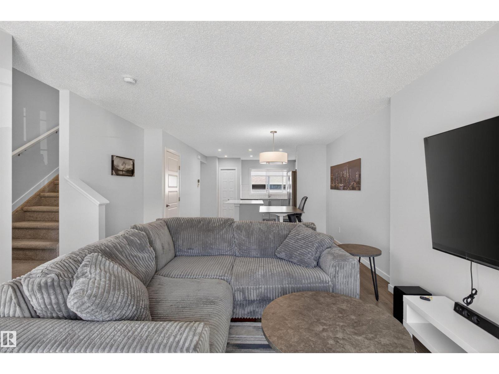 2422 TRUMPETER WY NW, Edmonton