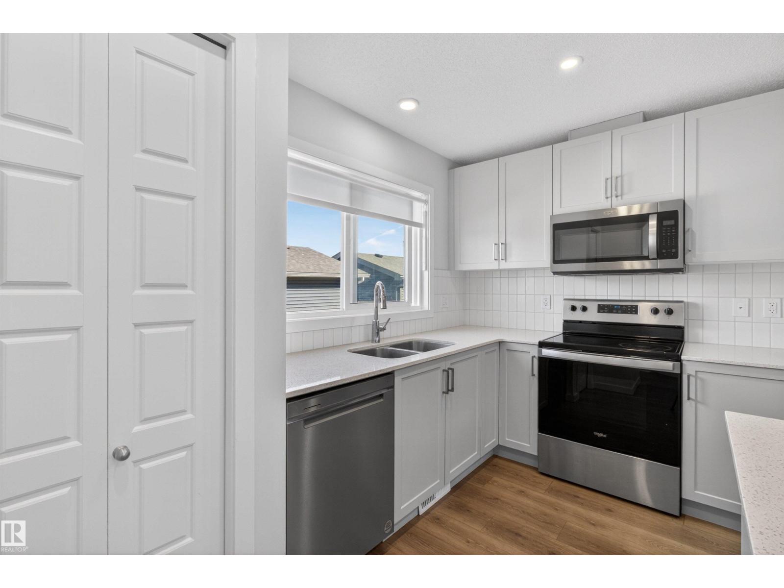 2422 TRUMPETER WY NW, Edmonton