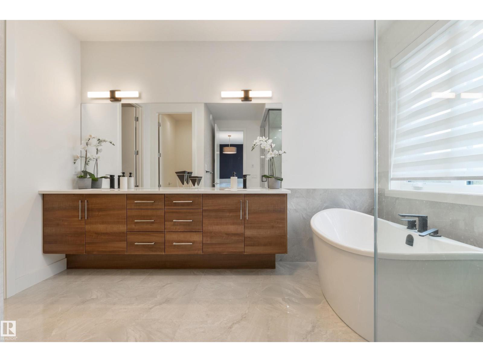 12444 LANSDOWNE DR NW, Edmonton