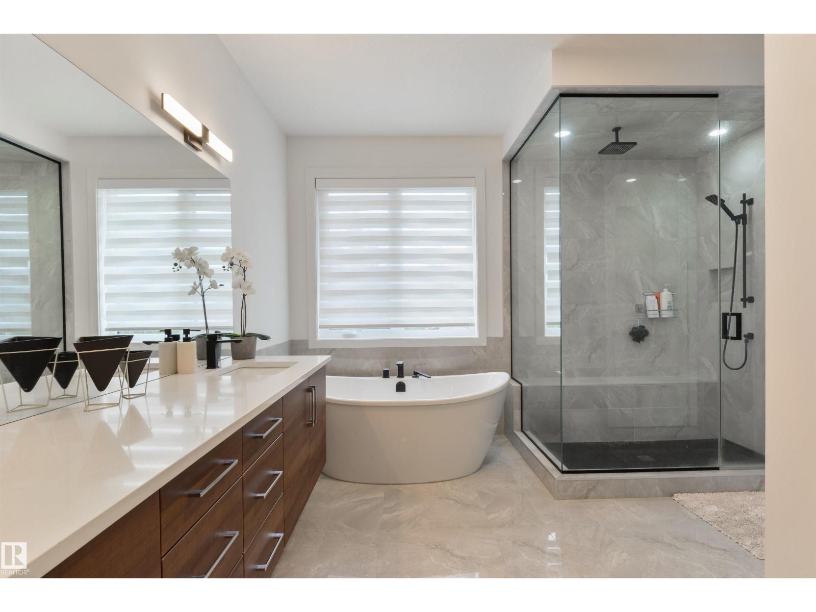 12444 LANSDOWNE DR NW, Edmonton