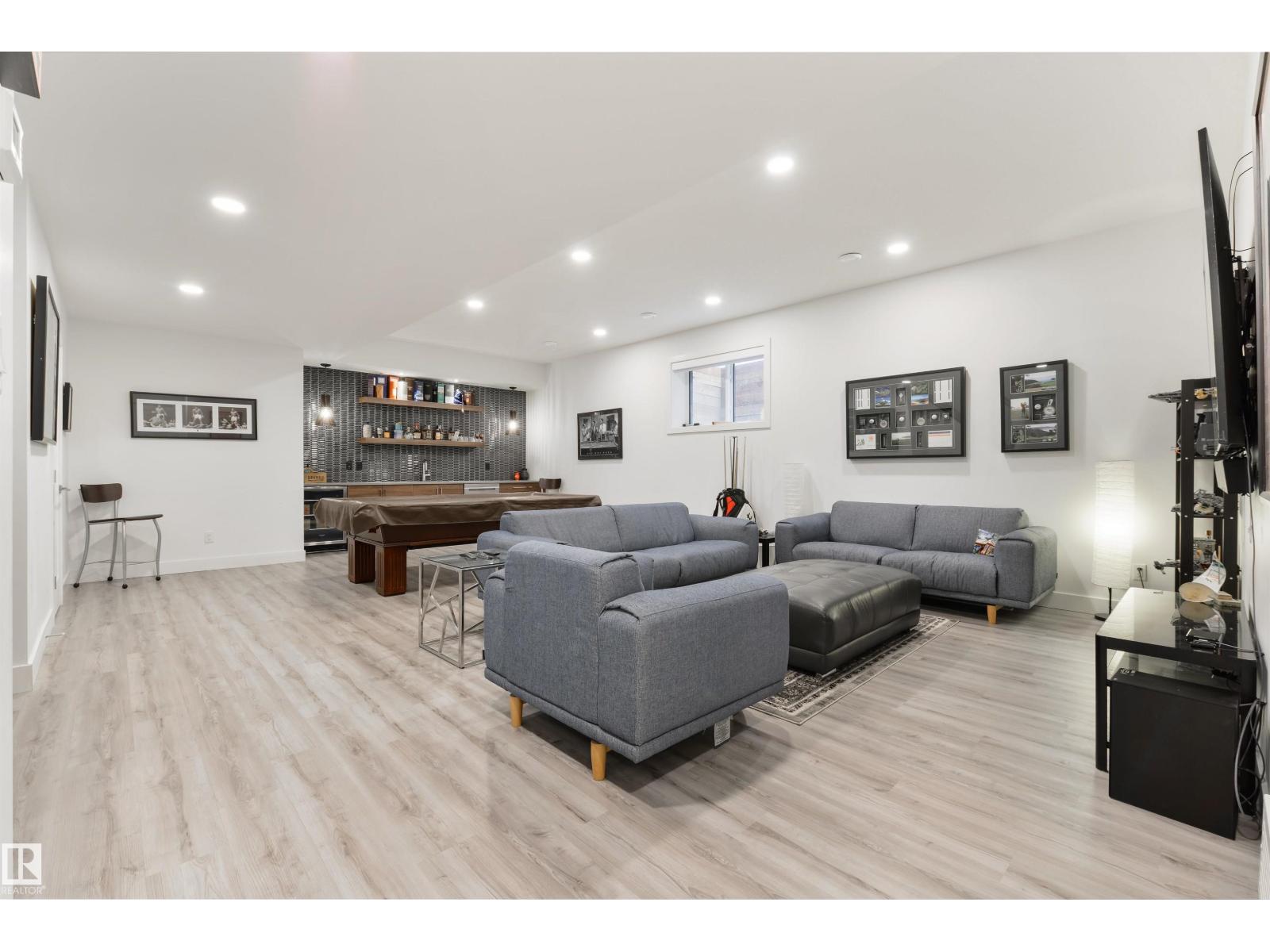 12444 LANSDOWNE DR NW, Edmonton