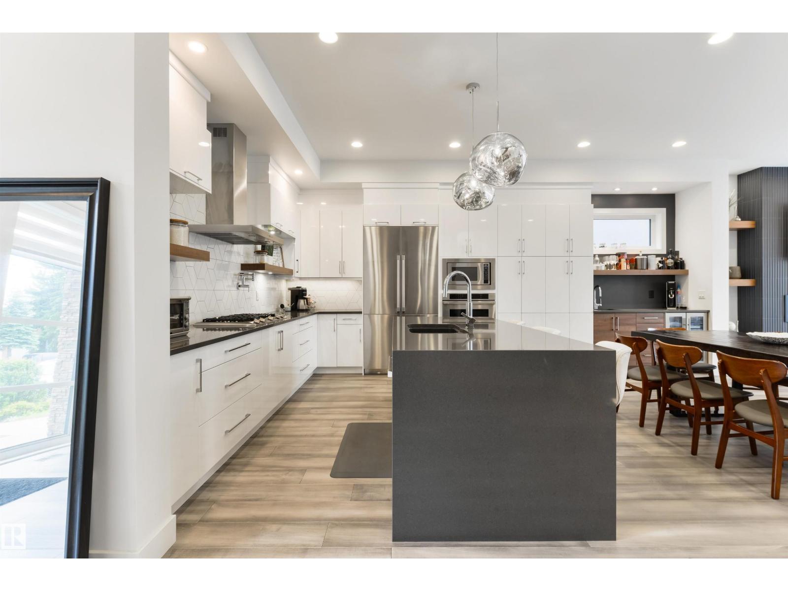 12444 LANSDOWNE DR NW, Edmonton