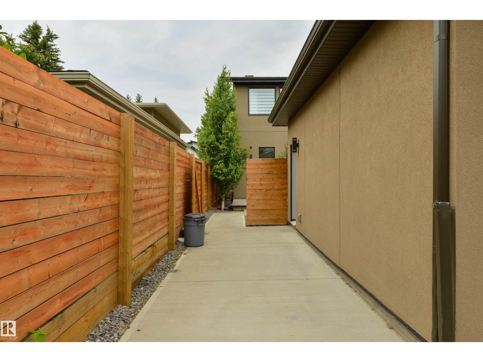 12444 LANSDOWNE DR NW, Edmonton