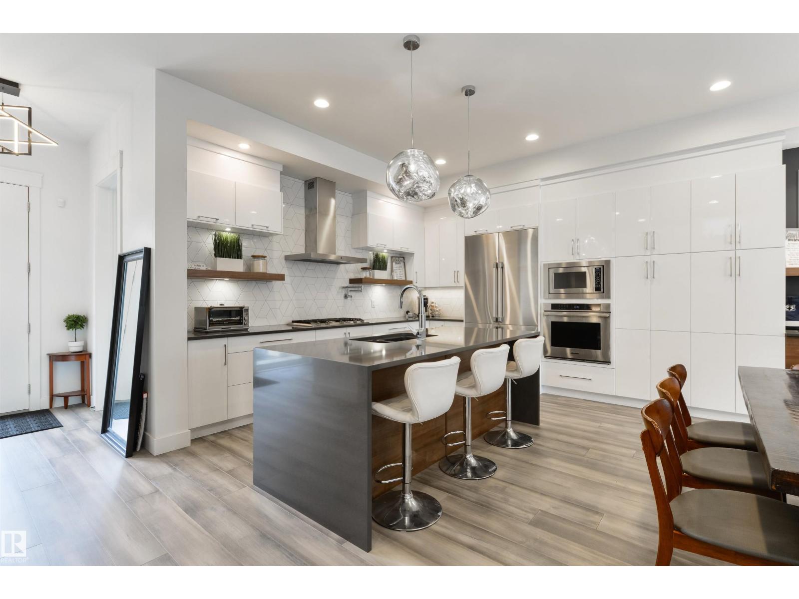 12444 LANSDOWNE DR NW, Edmonton