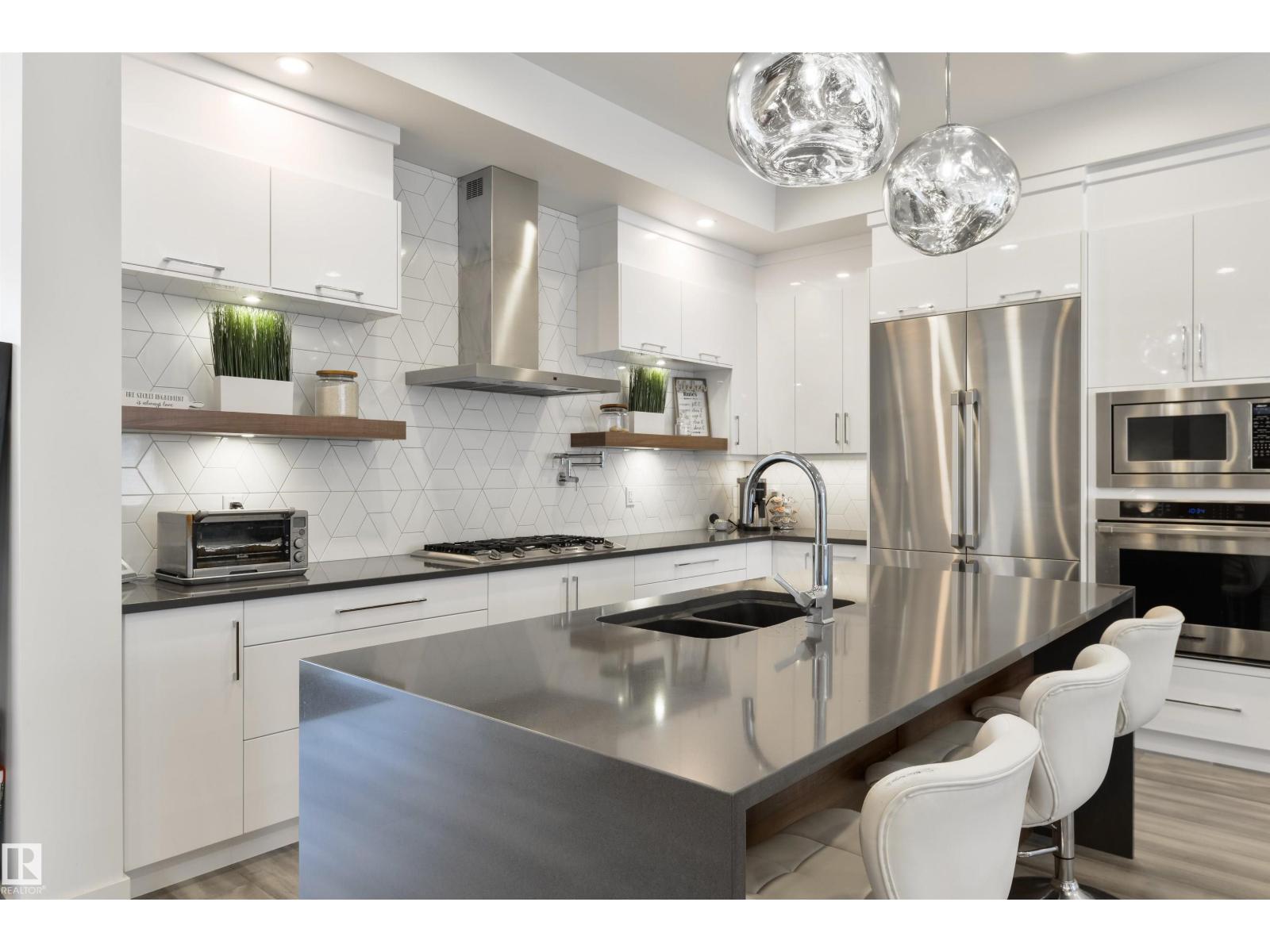 12444 LANSDOWNE DR NW, Edmonton