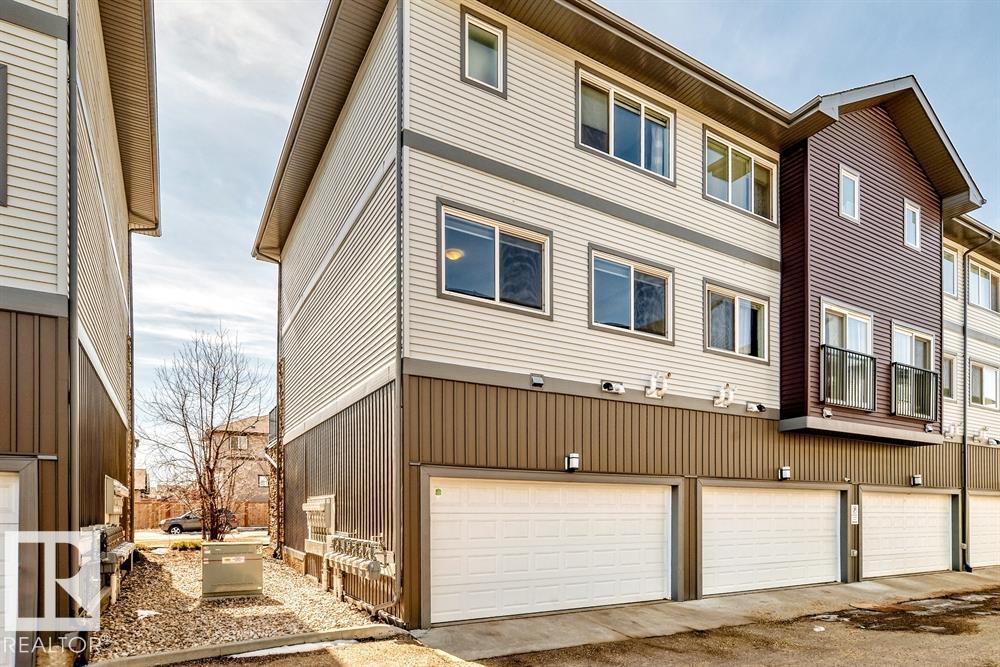 3346 15A AV NW, Edmonton