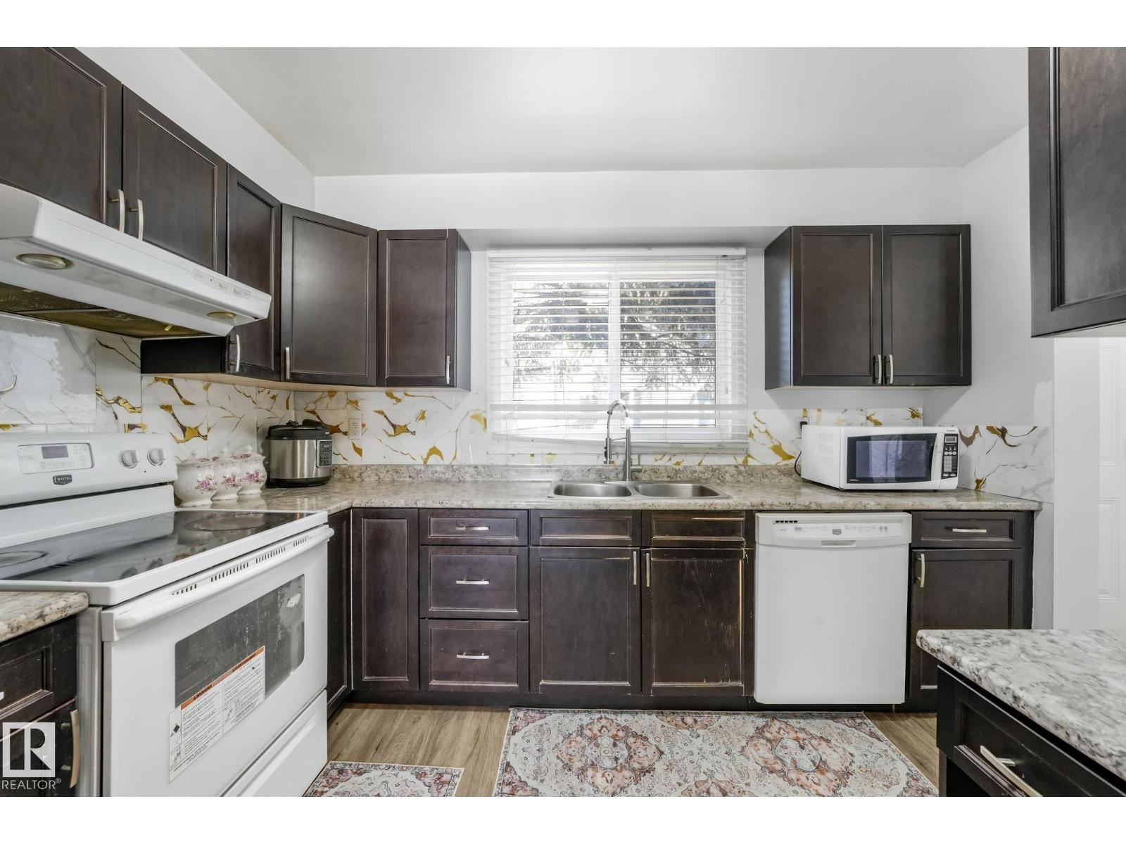#19 1415 62 ST NW - 8
