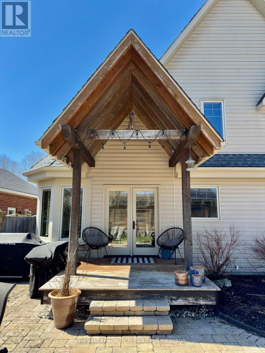 241 4TH STREET CRESCENT - 6