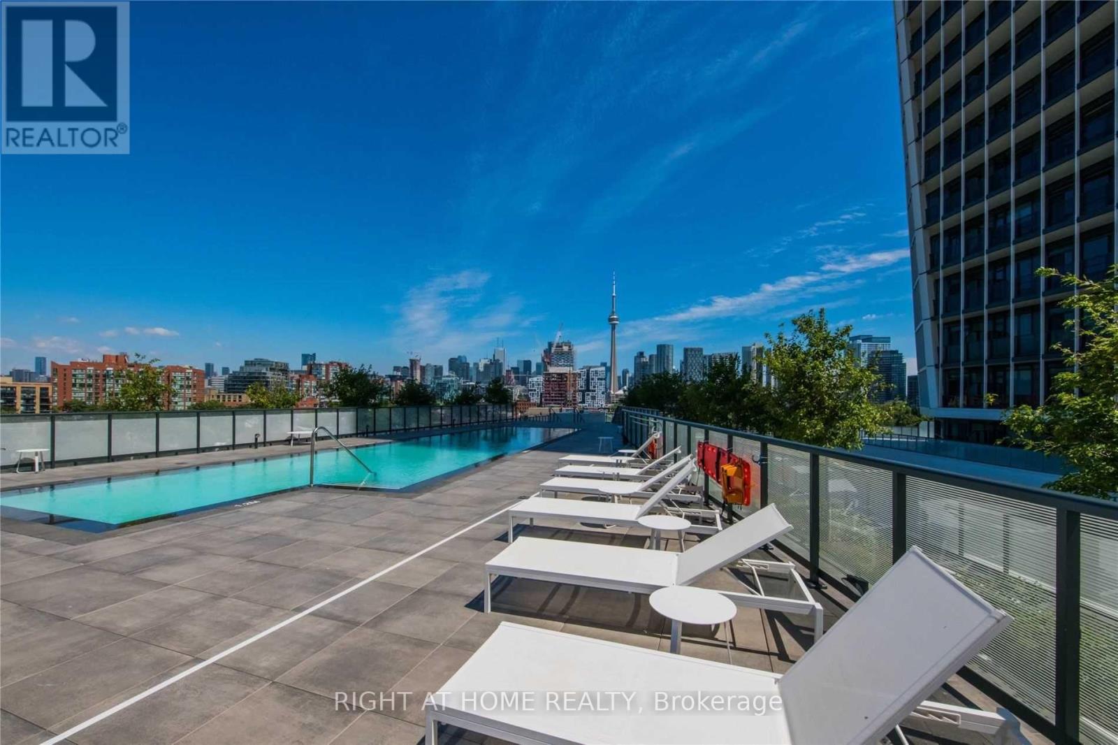#3307 50 ORDNANCE STREET - 34