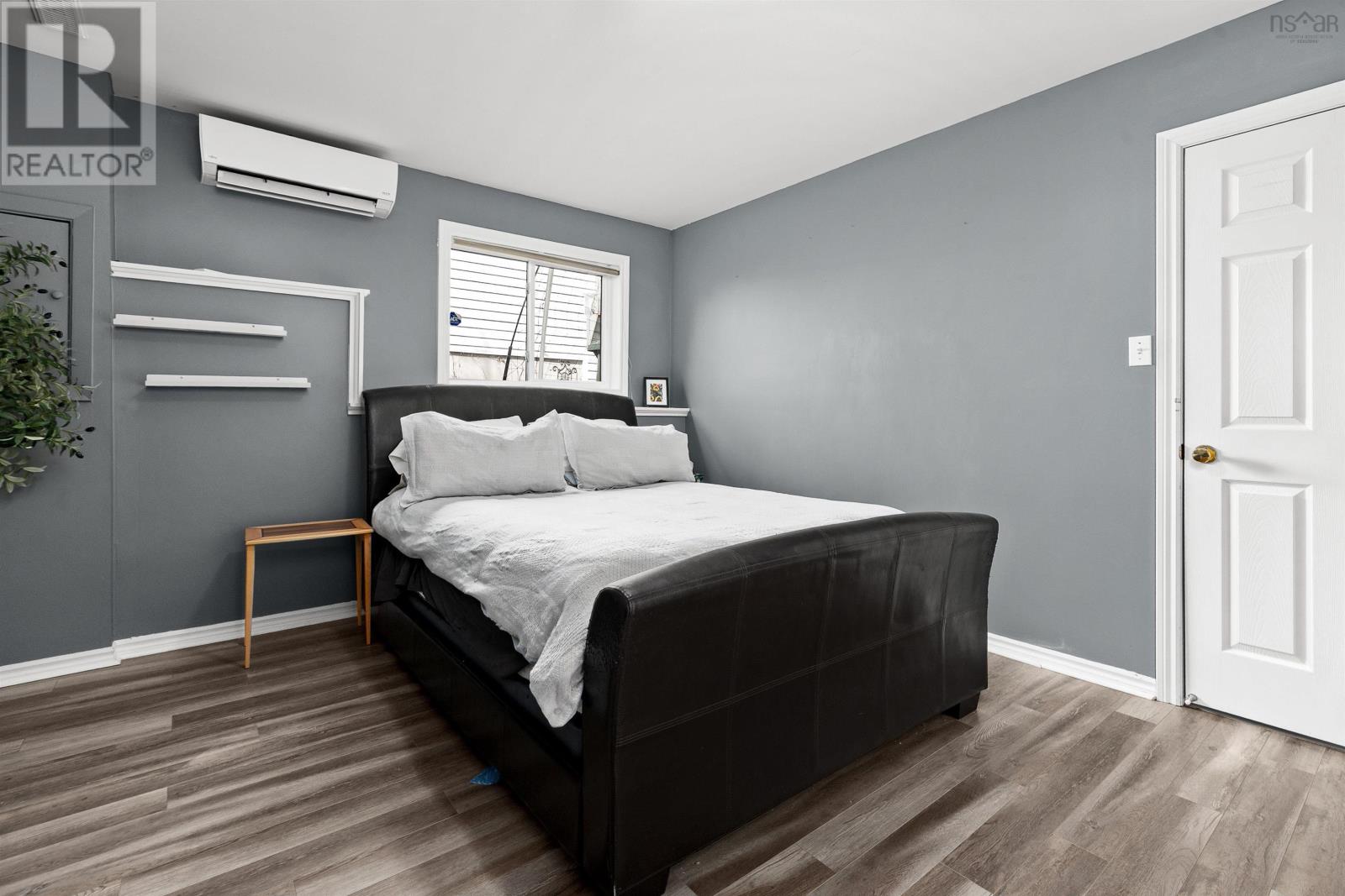 60 SEROCCO CRESCENT - 24