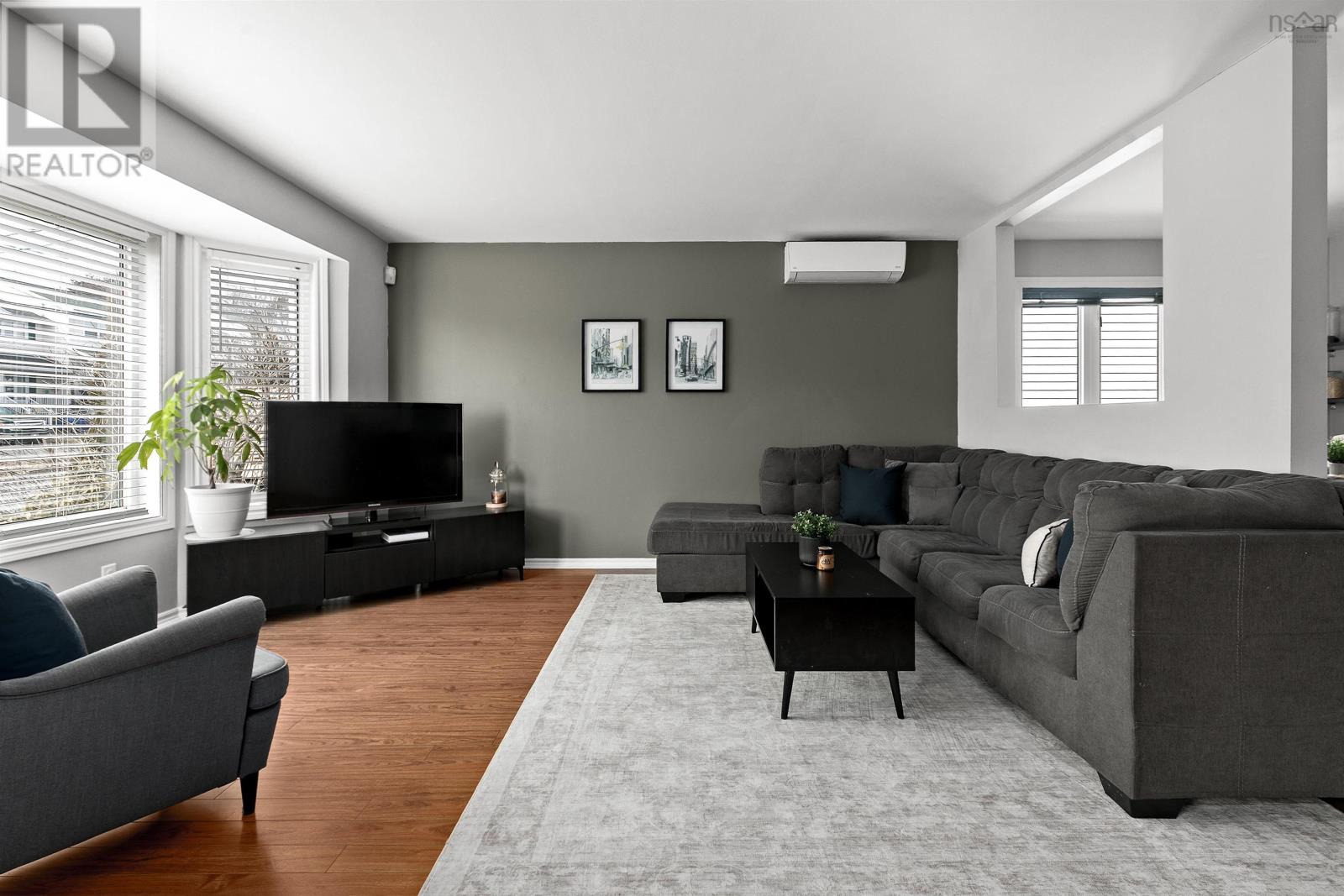 60 SEROCCO CRESCENT - 6