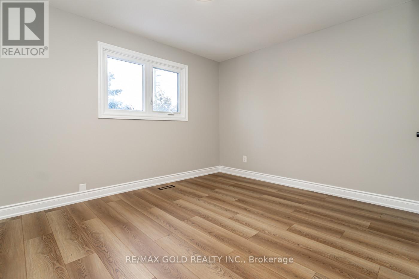 48 MALCOLM CRESCENT — photo 24