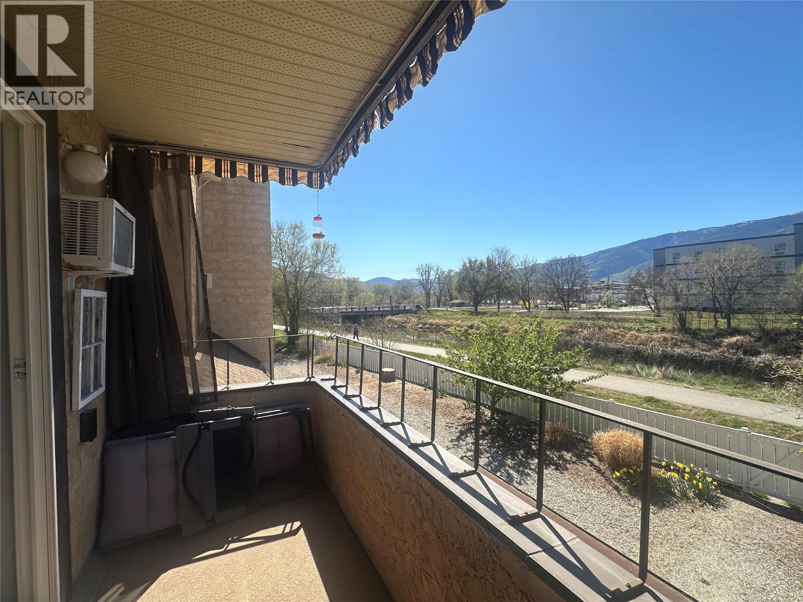 337 MCKINNEY Road Unit# 211, Oliver