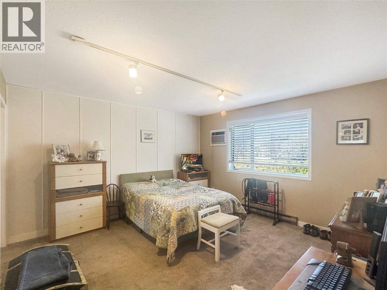 337 MCKINNEY Road Unit# 211, Oliver