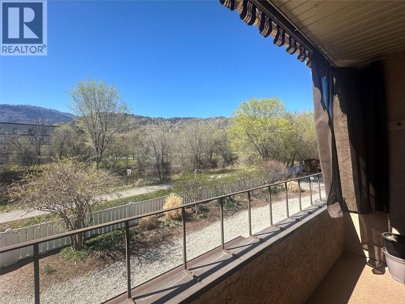 337 MCKINNEY Road Unit# 211, Oliver