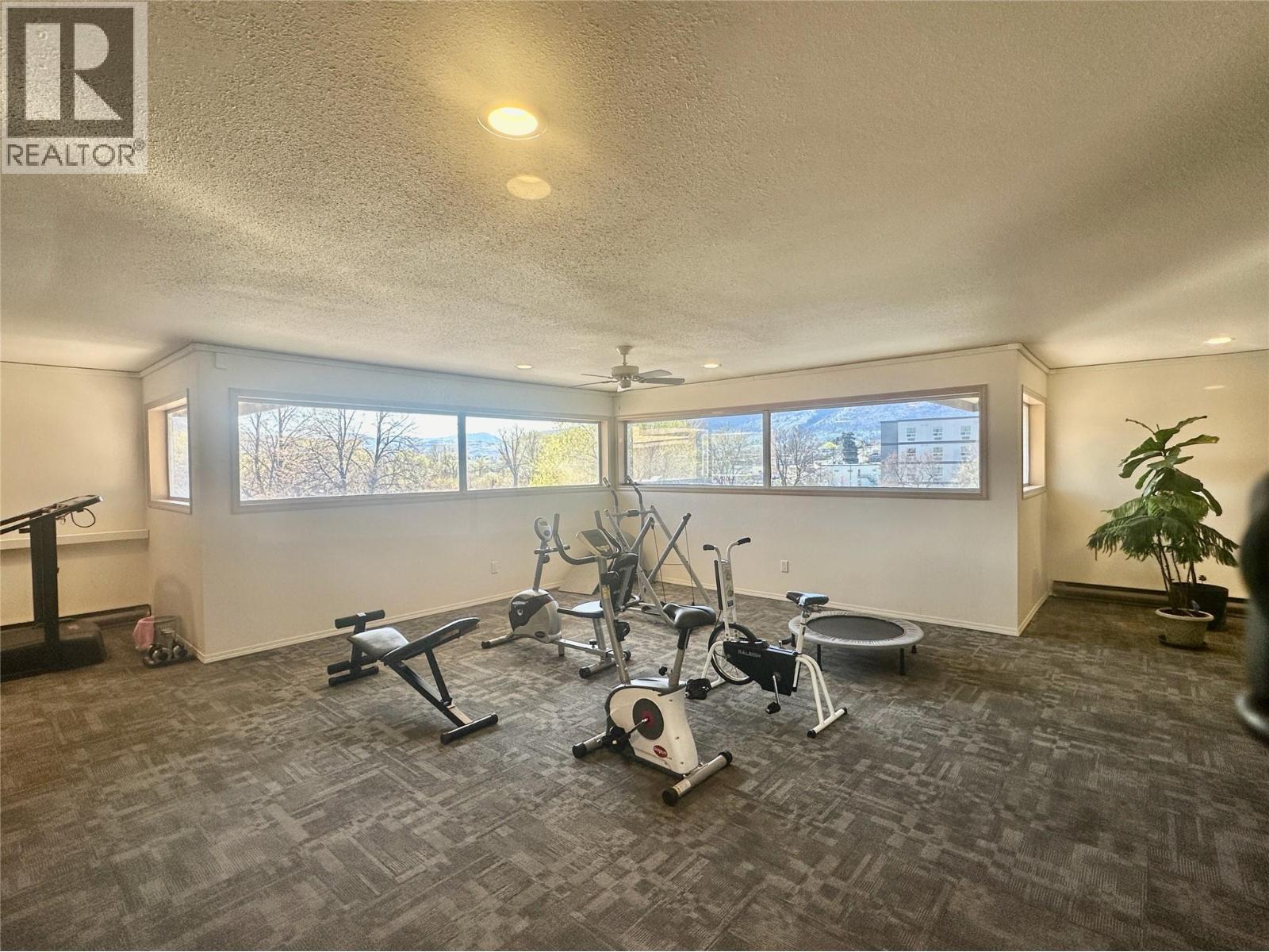 337 MCKINNEY Road Unit# 211, Oliver