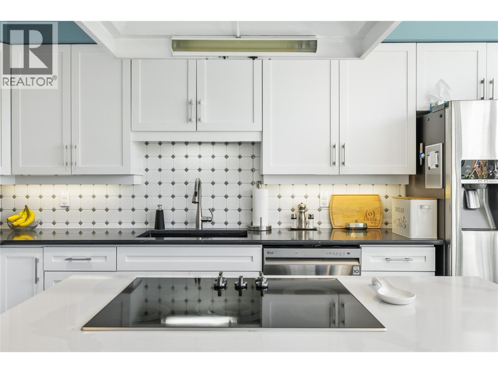 1152 Sunset Drive Unit# 405, Kelowna