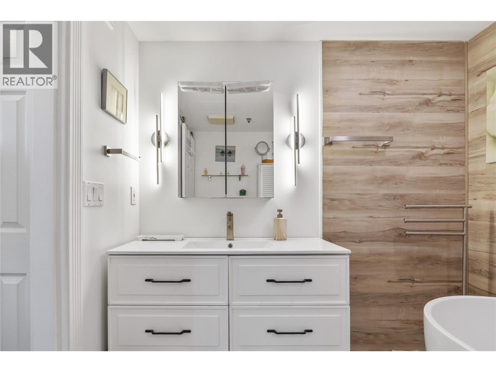 1152 Sunset Drive Unit# 405, Kelowna