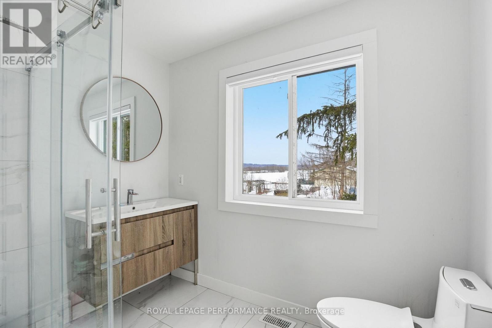 573 BAY ROAD - 36