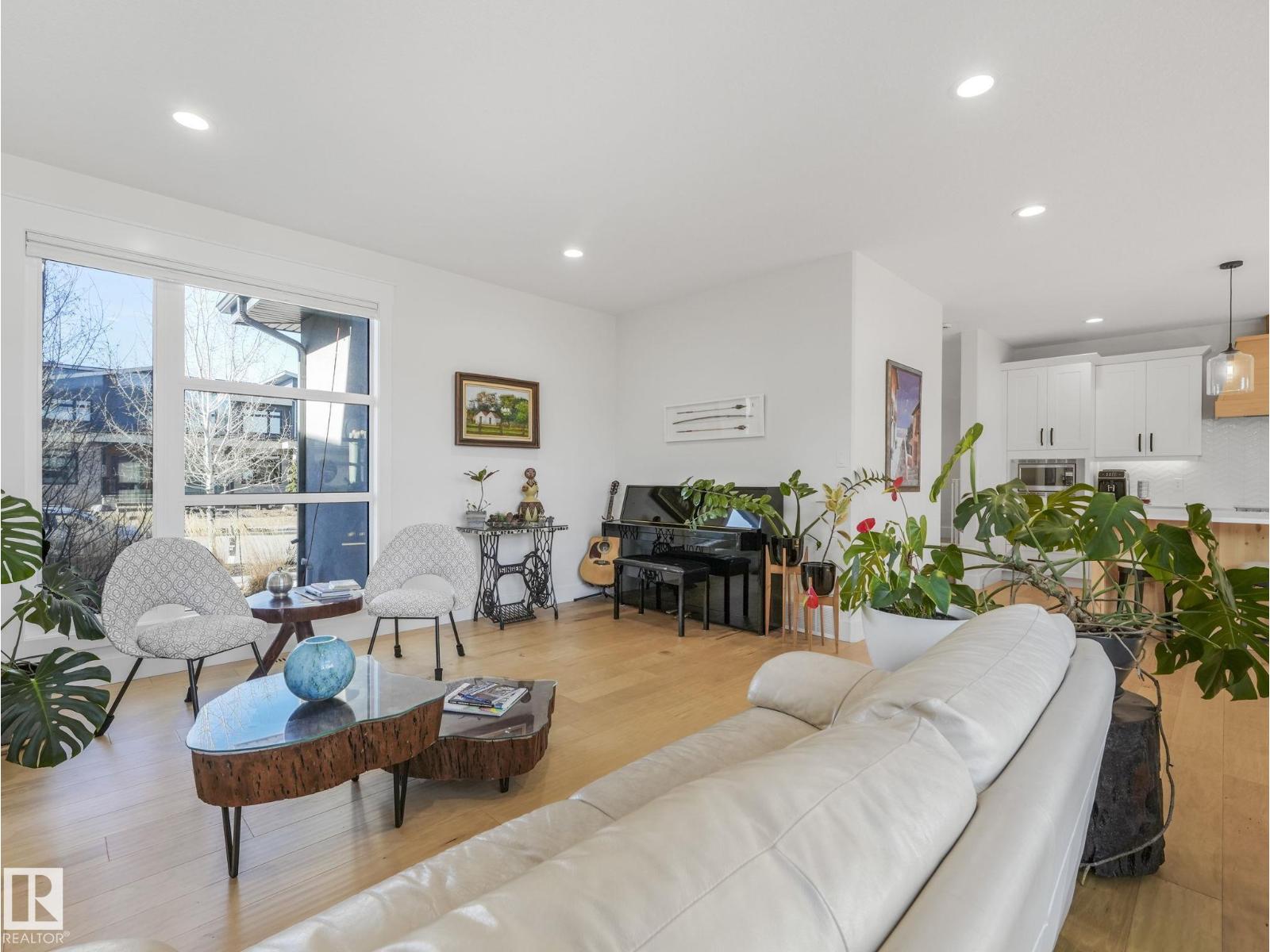 7215 MAY RD NW, Edmonton