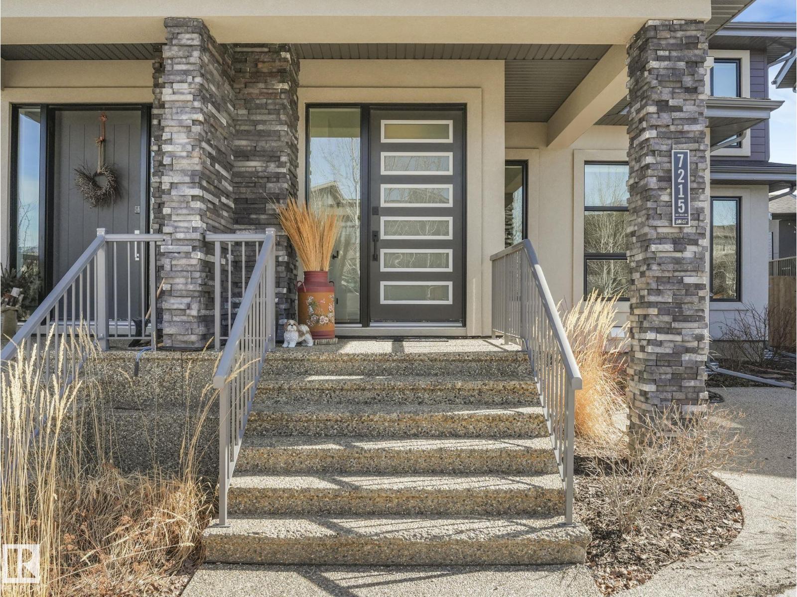 7215 MAY RD NW, Edmonton